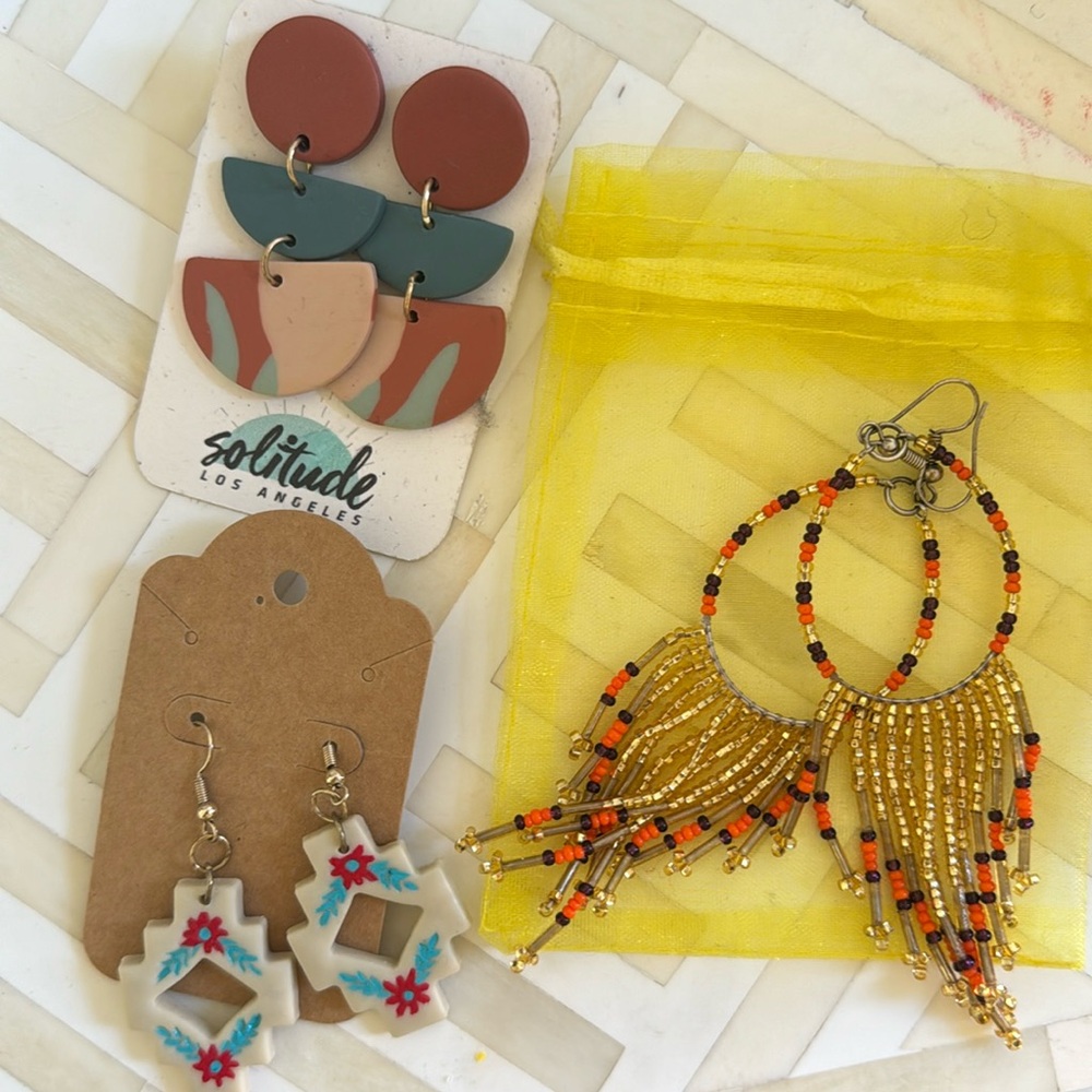 3pair of earrings